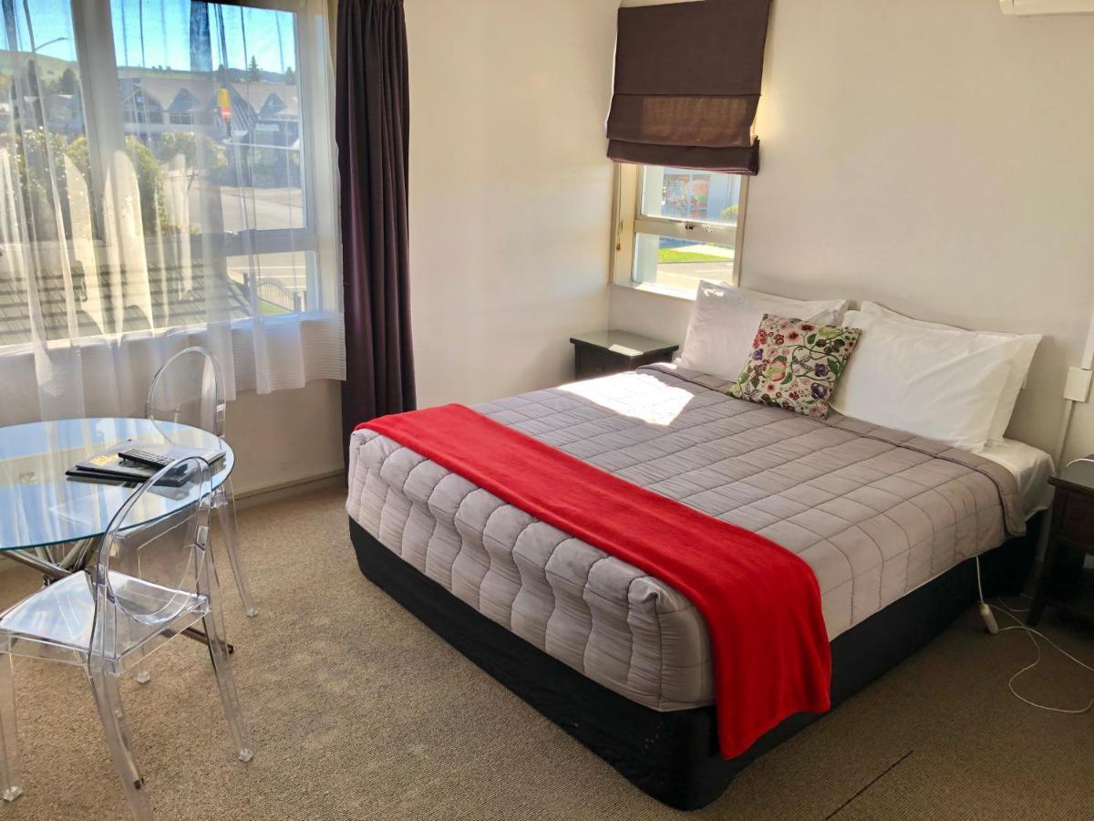 Absolute Lake View Motel Таупо Екстер'єр фото