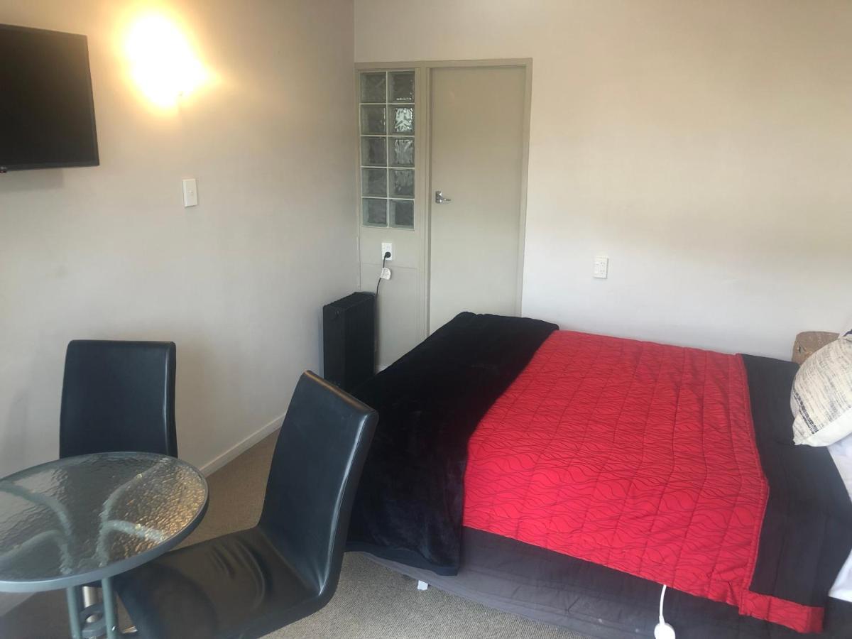 Absolute Lake View Motel Таупо Екстер'єр фото