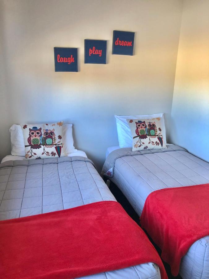 Absolute Lake View Motel Таупо Екстер'єр фото