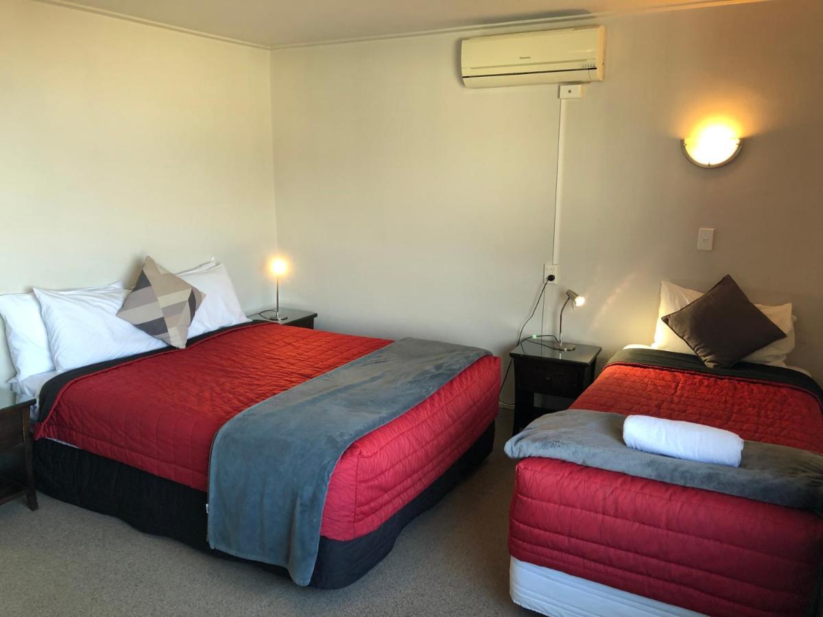 Absolute Lake View Motel Таупо Екстер'єр фото