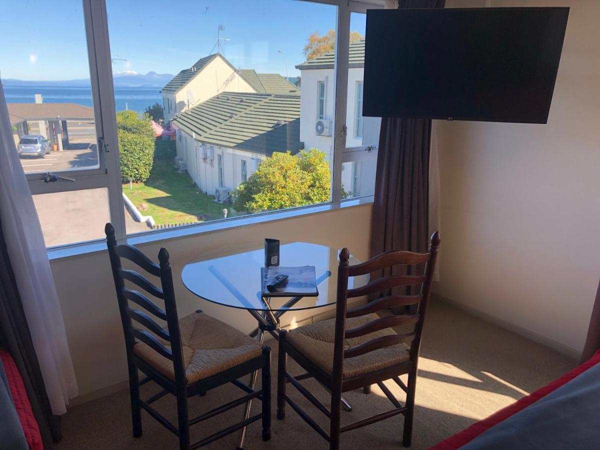 Absolute Lake View Motel Таупо Екстер'єр фото
