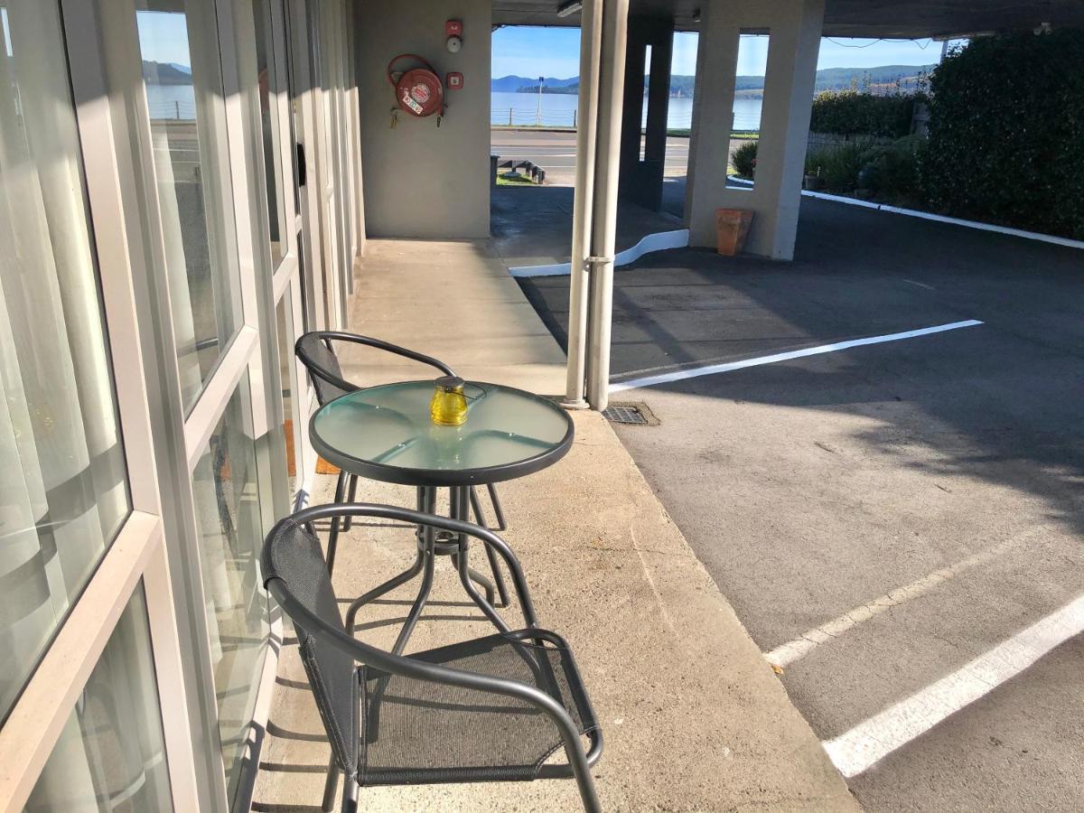 Absolute Lake View Motel Таупо Екстер'єр фото