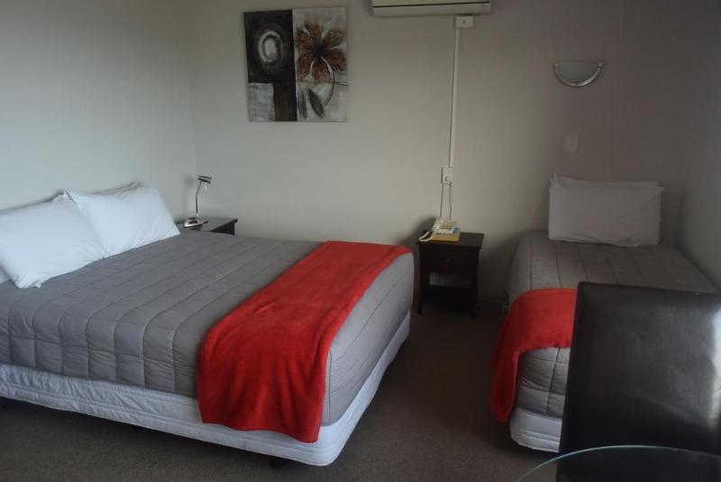 Absolute Lake View Motel Таупо Екстер'єр фото