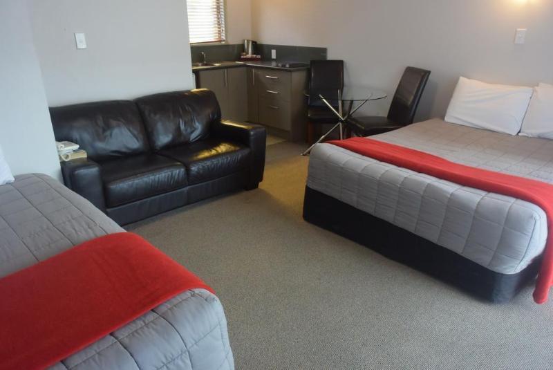 Absolute Lake View Motel Таупо Екстер'єр фото