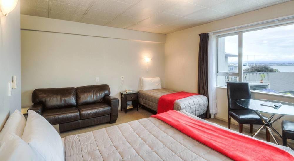 Absolute Lake View Motel Таупо Екстер'єр фото