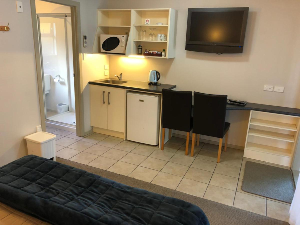 Absolute Lake View Motel Таупо Екстер'єр фото